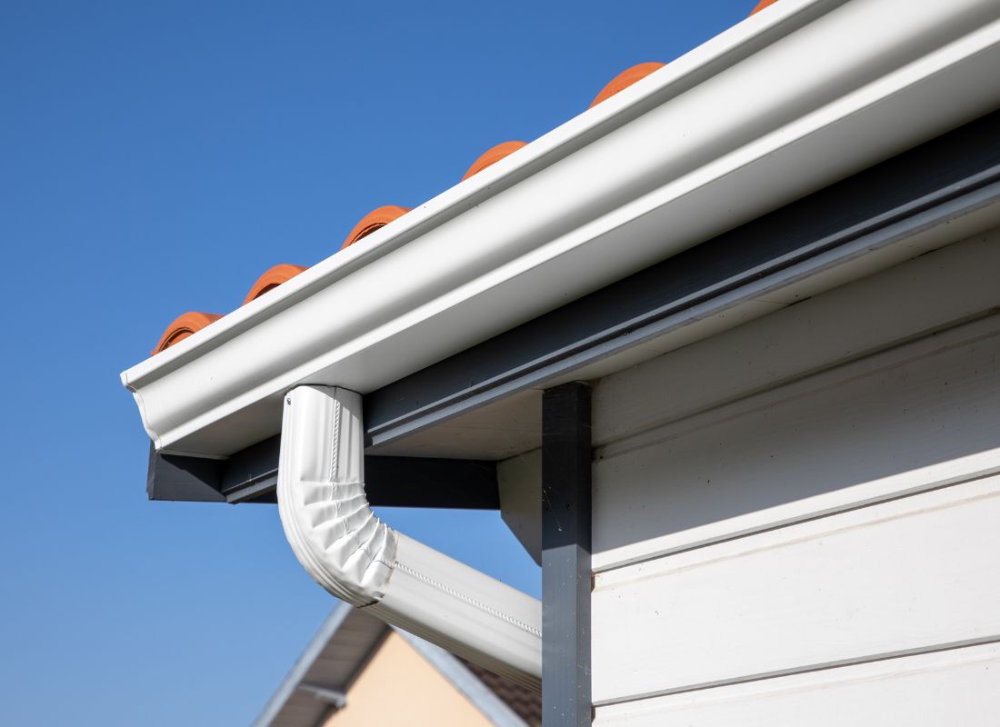 what do seamless gutters look like.jpg